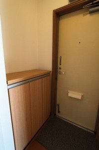 [賃貸マンション／所沢市狭山ヶ丘] リノベーション後_玄関