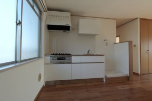 [賃貸マンション／所沢市狭山ヶ丘] リノベーション後_キッチン