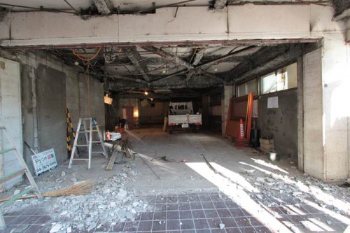 [所沢市松葉町／賃貸店舗]新所沢駅徒歩1分のリノベーション店舗_解体中