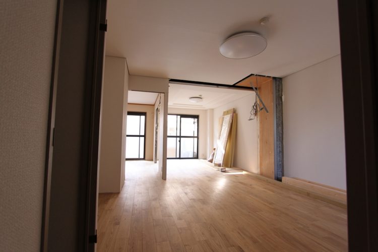 [企画紹介]狭山市入間川のマンション1室をナチュラルリノベーション中です！無垢フローリングが優しい雰囲気になっています！
